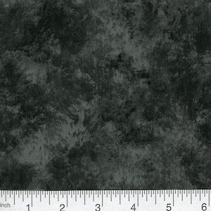Puede incluir: Una tela gris oscura con una superficie texturizada y moteada. La tela tiene un patrón sutil y nublado.