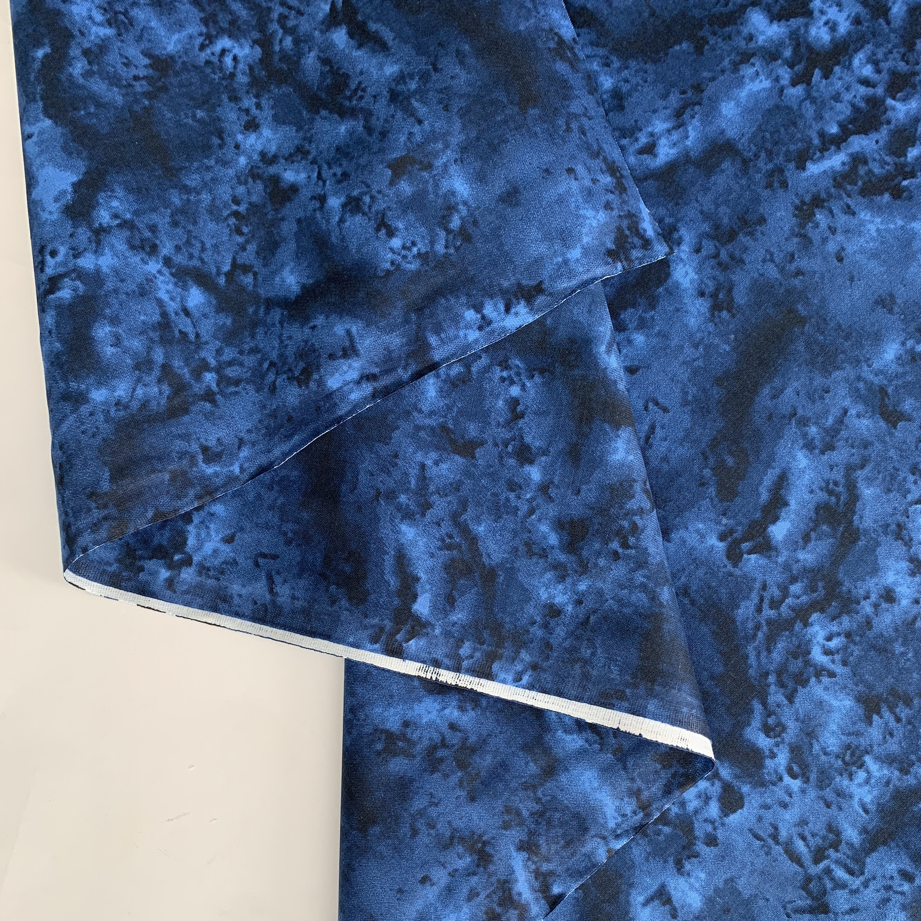 Tessuto Rayon Di Alta Qualit&agrave; Tessuto Floreale Tagliato A - Italia