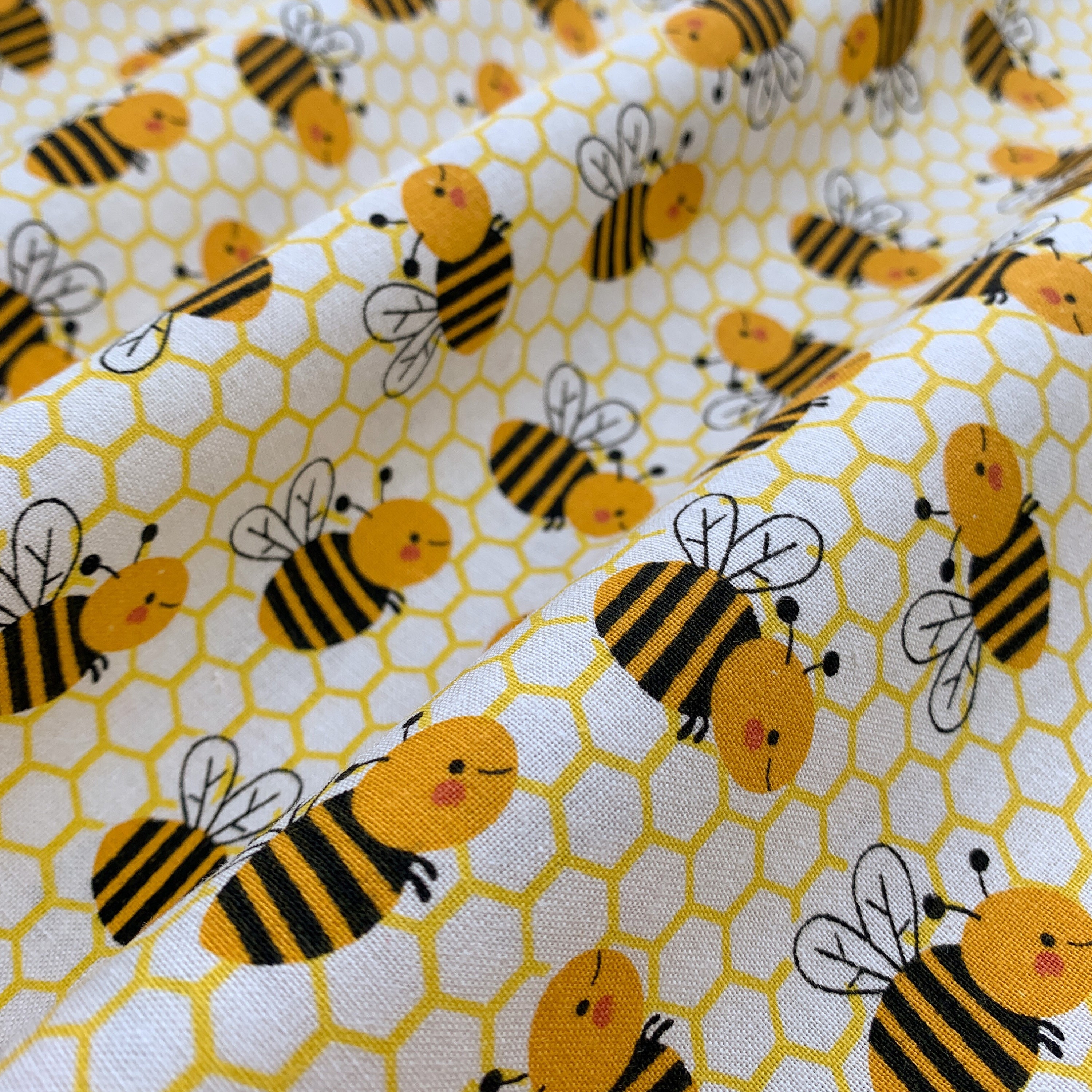 Bee All You Can Bee 100% cotton fabric by the yard 36 x 44 Bees Honeycomb  694833