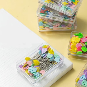Alfinetes de costura 100 peças Alfinetes de cabeça plana coloridos, Alfinetes de costura, Alfinetes de quilting em caixa, Alfinetes de costura de aço, Alfinetes de costura de 2&quot; de comprimento em caixa, 10 designs