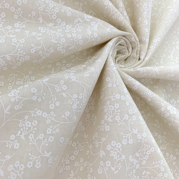 Witte kleine bloemen op natuurlijke 100% katoenen stof, quiltgewicht katoen, home decor stof, stof op maat gesneden, halve werf,