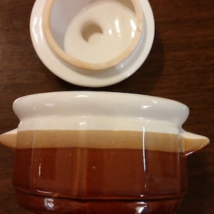 Mount Clemens pottery bean bowl with lid
