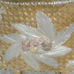 Purse, straw purse, Vintage straw purse, Mid century handbag, vintage straw purse, vintage straw handbag, seashell floral design