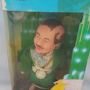 1988 version Turner Entertainment Wizard of Oz Munchkin Mayor doll