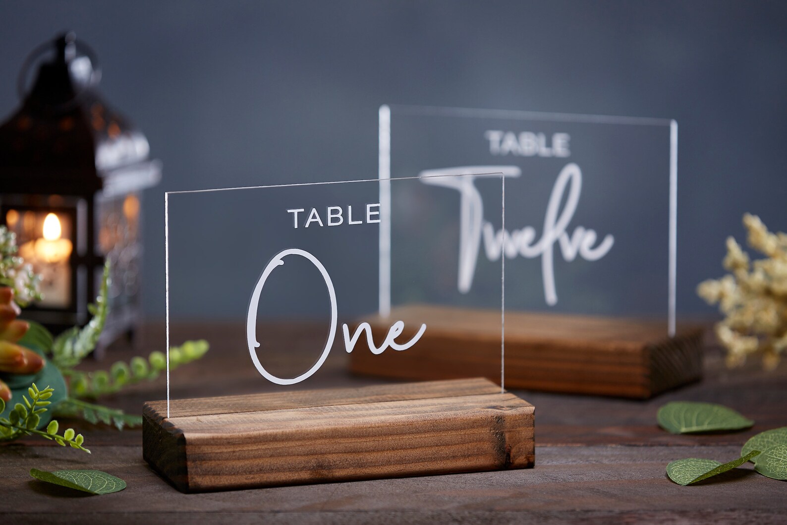 Signing table. Signing table. Столик для выездной регистрации. Ребенок подписывает документы. Договор бизнесмен 1080х1080.