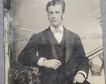 Handsome man with quiff painted backdrop tintype hair pattern tablecloth antique photo