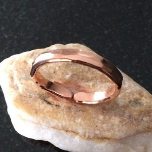 Copper Ring - Adjustable, 10 Gauge Heavy Hammered Copper Wire, Shiny, 1/8 Inch (3.18 mm) Wide Band - Handcrafted by JW