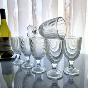 italian wine glass Venetian Crystal Wine Glasses  Italian Stemware Gift Set of 2 (Trix Collection)