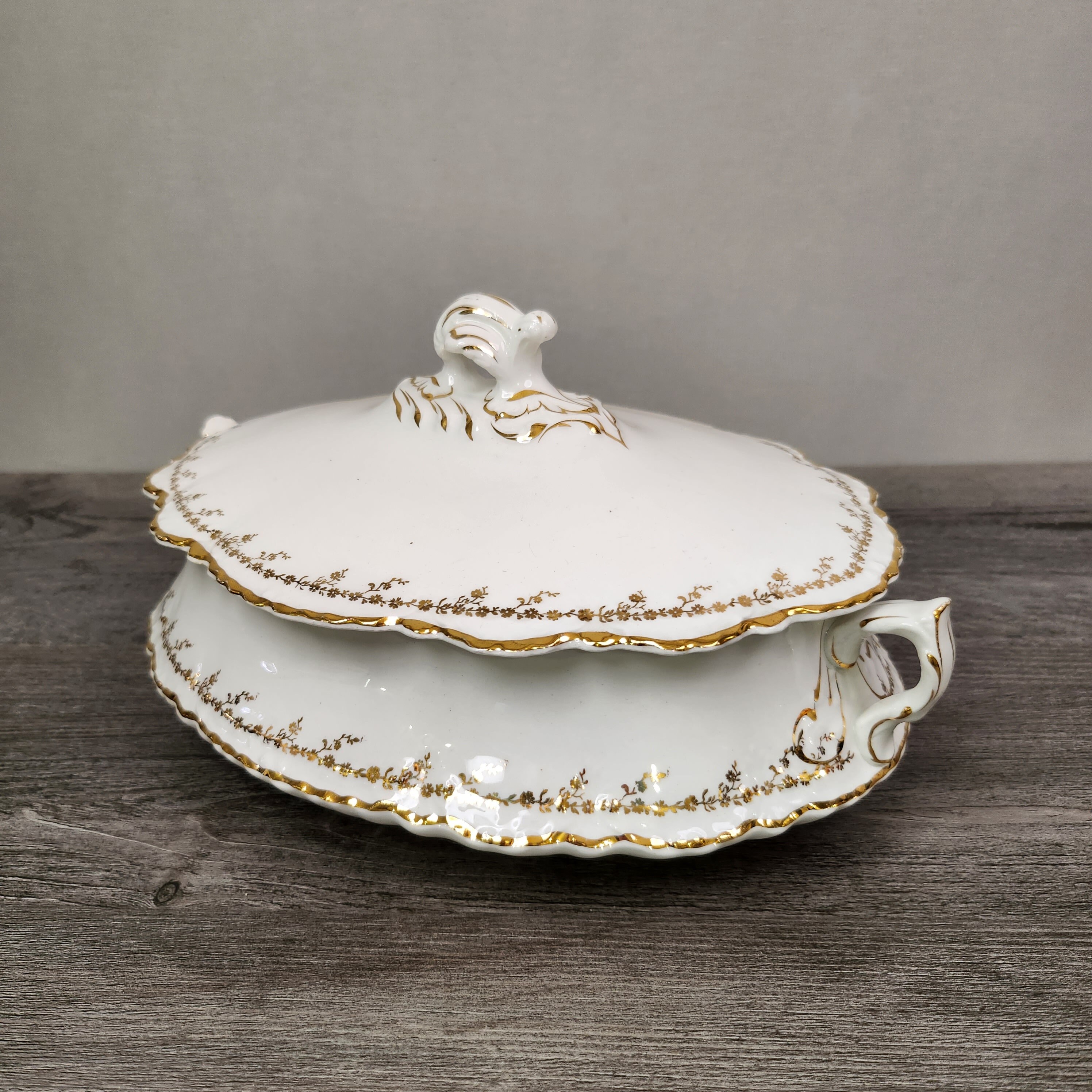 Vintage Homer Laughlin Hudson Covered Vegetable Dish-gold