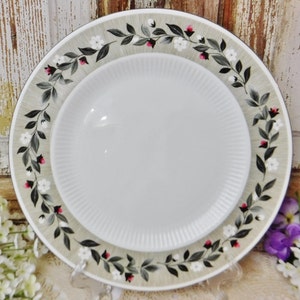 Vintage Wedgwood Dinner Plate-Rare Louisiana Pattern English Bone China Dish/Green & White Floral with Platinum Trim/1964-1966