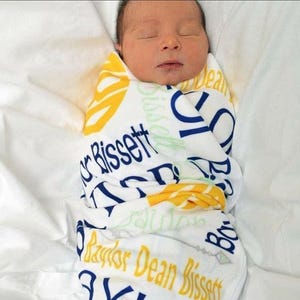 Personalized Baby Name Blanket, Custom Monogrammed Swaddle, Minky Fleece Gift imagem 1