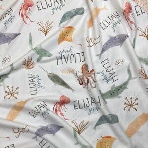 Manta de bebé personalizada con animales del océano: tiburón y ballena imagen 4