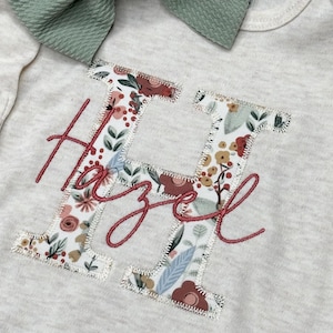 Personalized baby girl gown and bow set | Vintage floral oatmeal coming home outfit Sage Burgundy immagine 2