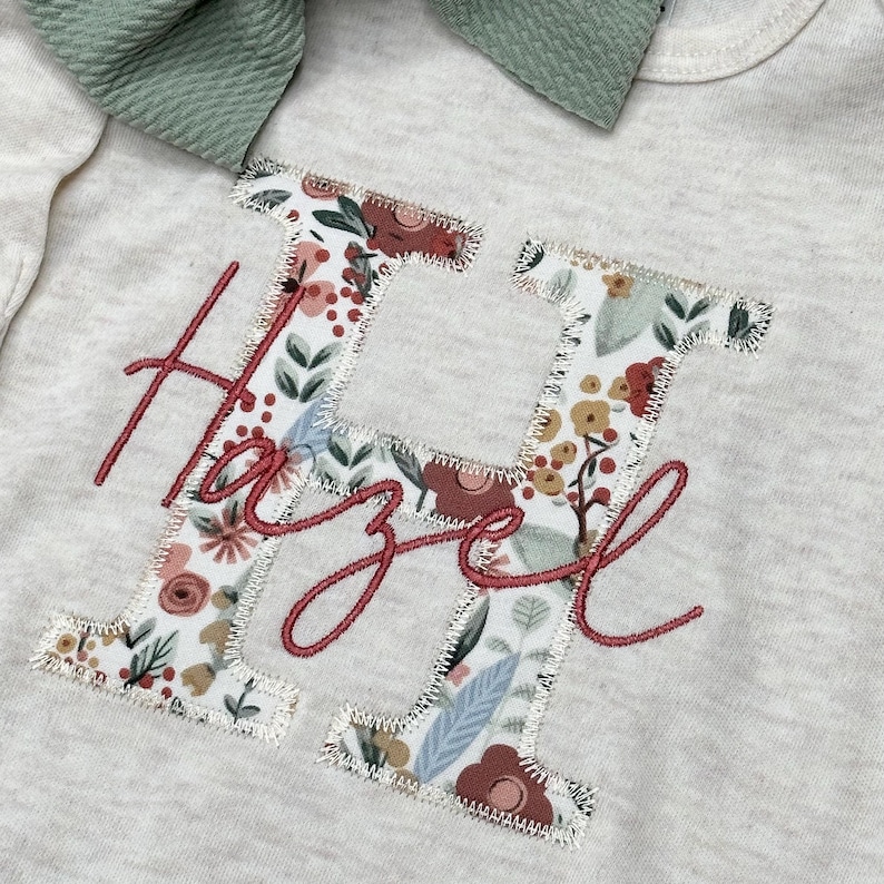 Personalized baby girl gown and bow set | Vintage floral oatmeal coming home outfit Sage Burgundy immagine 2