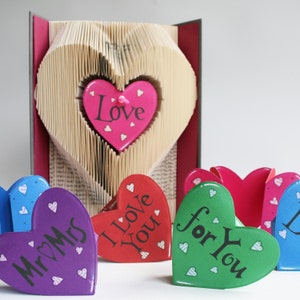 Boek vouwpatroon hart, geschenkdoos + kaart: gratis downloadbare downloads (pdf) om je cadeau te personaliseren. Valentijnsdag, bruiloft, verloving