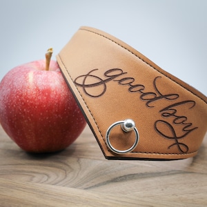 Veganes Halsband &quot;calligraphy&quot; good boy breit