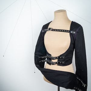 open bust staitjacket bolero black / purple