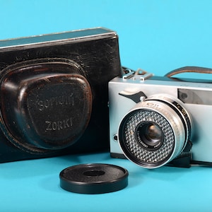 ZORKI Zorkiy 10 USSR KMZ Vintage film 35mm Camera Industar-63 2.8/45mm Lens in Case