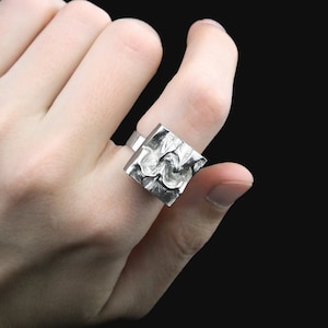Missing Link vintage silver ring