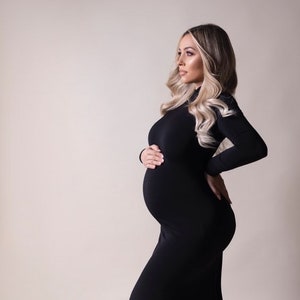 Aansluitende zwangerschapsjurk: jerseyjurk met col, babyshowerrekwisieten