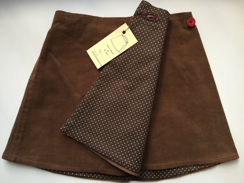 Winding skirt, Kordrock, cotton, brown, dots, for turning, 2 buttons, red, school uniform, for girls, easy to play, easy to put on image 4