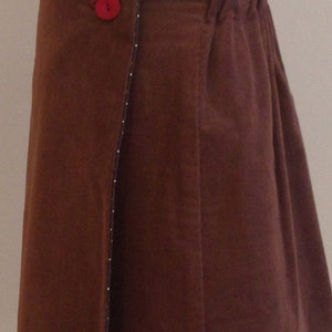 Winding skirt, Kordrock, cotton, brown, dots, for turning, 2 buttons, red, school uniform, for girls, easy to play, easy to put on image 2