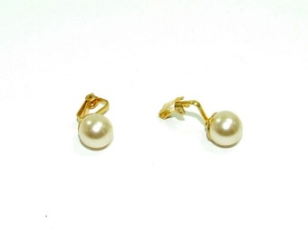 Vintage 80s clip on pearl earrings Gold color hook white golden round pearls vintage earrings gold tone U010