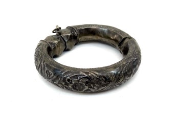 East Ethnic Tribal bangle vintage metal hammered floral wrist jewelry with hinge nomad middle east wristlet boho rustic bangle