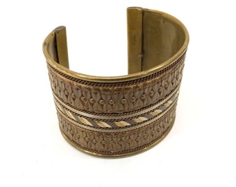 Brass Cuff bracelet vintage metal wrist jewelry nomad bracelet middle east bangle boho ethnic jewelry gypsy rustic tribal wristlet Z002