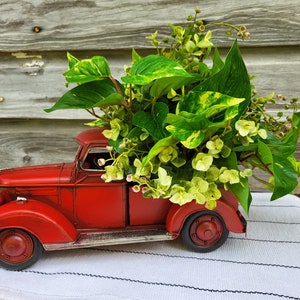 Red Farmhouse Truck Arrangement, Everyday Metal Farm Truck Centerpiece, Kitchen and Table Decor, Cottagecore Decor, Rustic Housewarming Gift