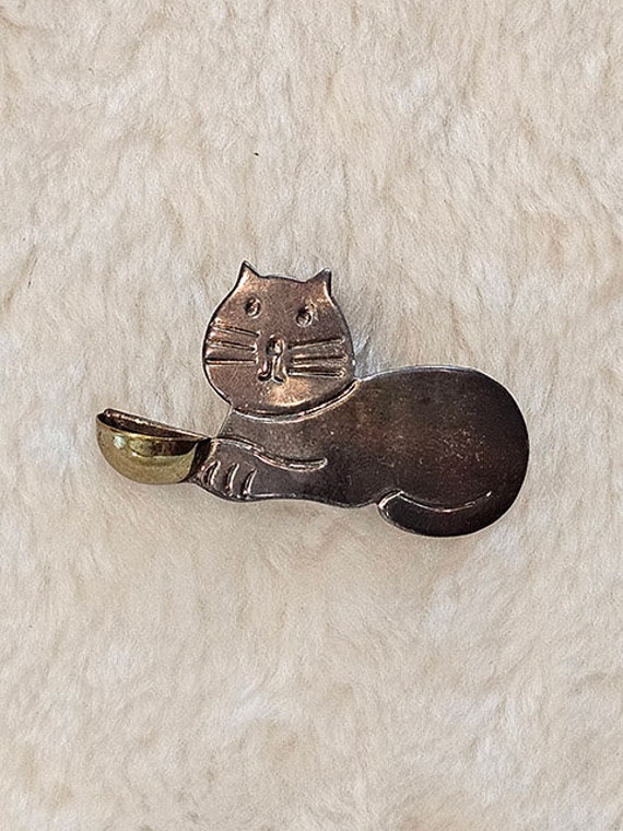 Vintage Sterling Silver Cat Brooch Cat with Bowl … - image 1