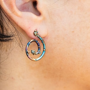 Gyre II. Spirale Titanium Ohrringe Titanium Stud Titanium Beiträge ungewöhnliche Schmuck Crazy Bolzenschweißen Hypoallergen Ti Schweißen Made in Finland