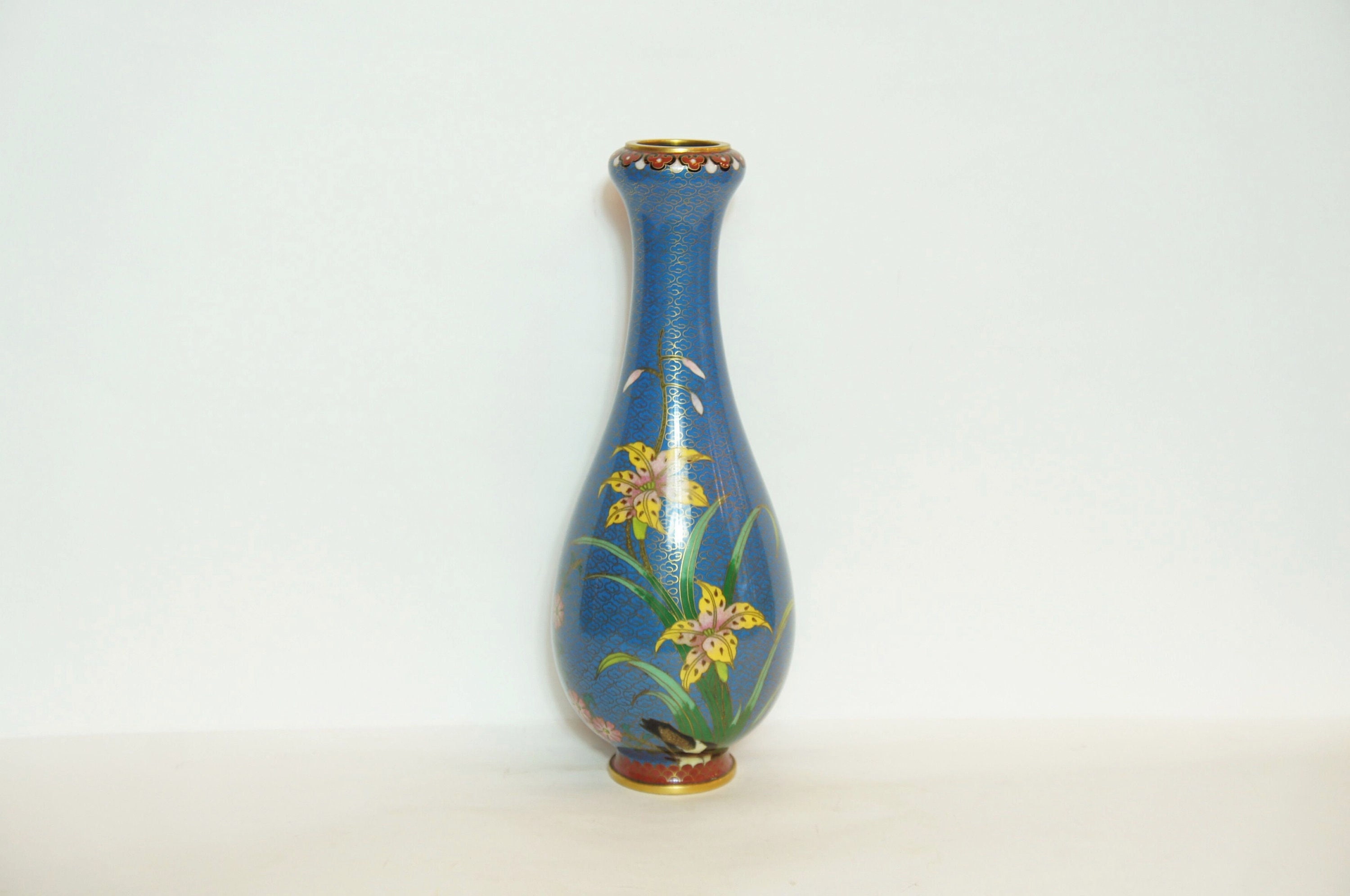 Vase Blue Cloisonné en Cuivre Jonquille