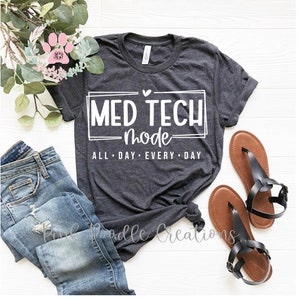 Medical Technician Graphic T-Shirt: Unique Gift for Med Lab Professionals and Assistants