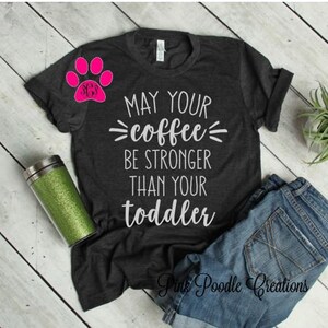 Camiseta divertida para mamá: "El café es más fuerte que el bebé", unisex, de algodón