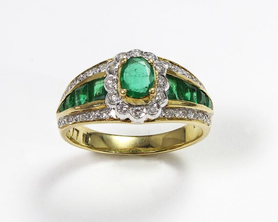 Green Kiss - Emerald & Diamond Ring