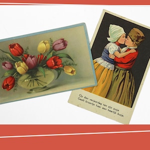 Deux cartes postales néerlandaises originales (fr) Années 1930 - France Fille dans le chapeau et le garçon hollandais dans le costume de Volendam Vase aux tulipes Papier Ephemera