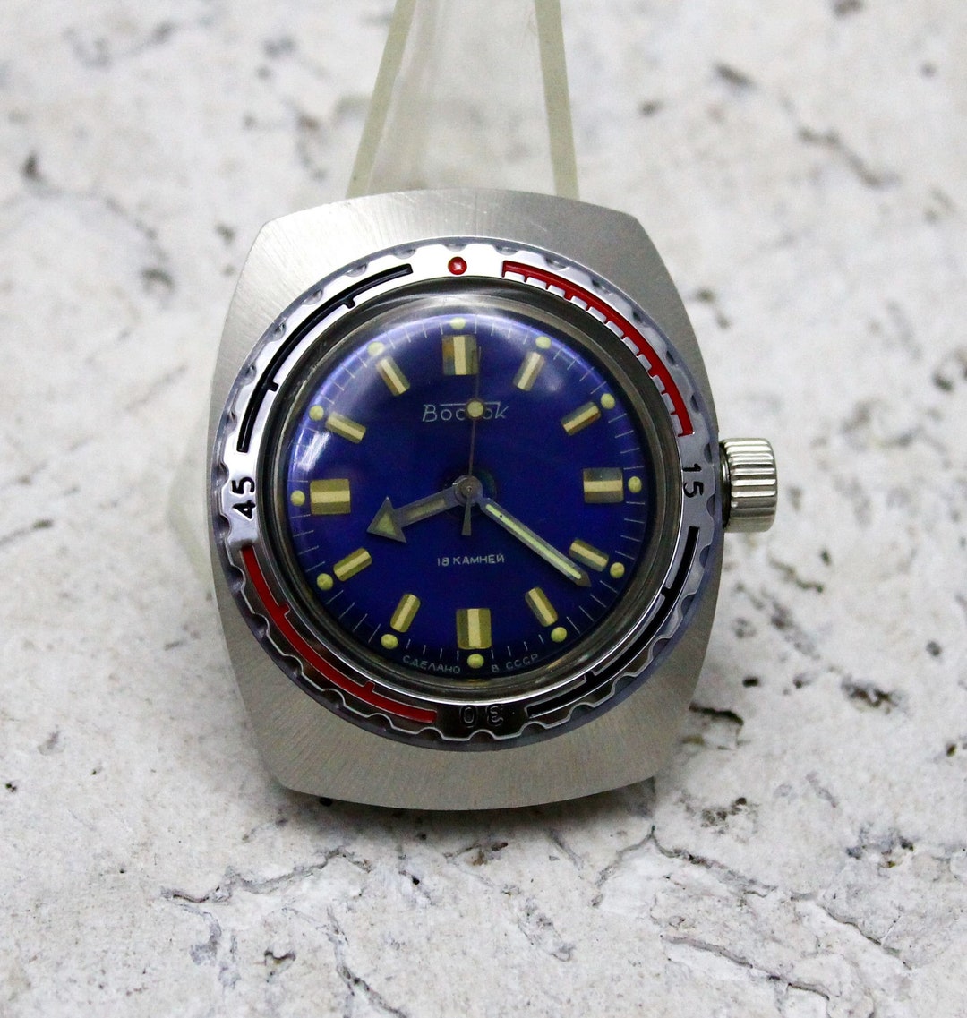 Vostok Amphibia (ベルト５本付き)レア Vostok Amphibia (ベルト5本付き)レア