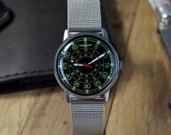 Men's Pobeda Vintage Watch: USSR Mechanical Wristwatch with Leather Band