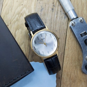 Vintage Luch AU herenhorloge: goud USSR-horloge, met de hand opwindbaar