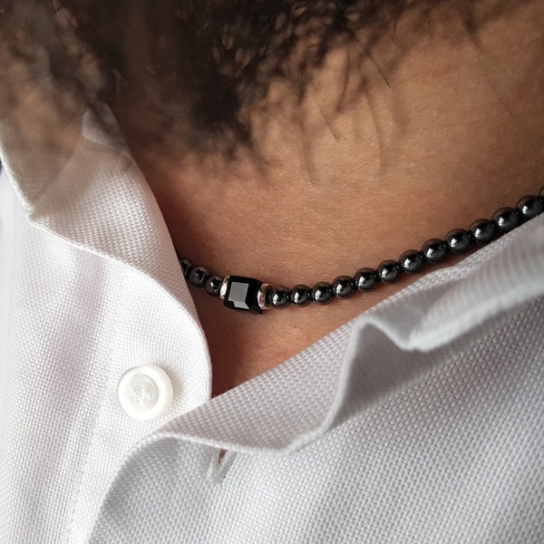 Collier pour homme en hématite. Collier en hématite avec un cristal Swarovski et argent. Collier minimaliste pour hommes. Cadeaux pour lui