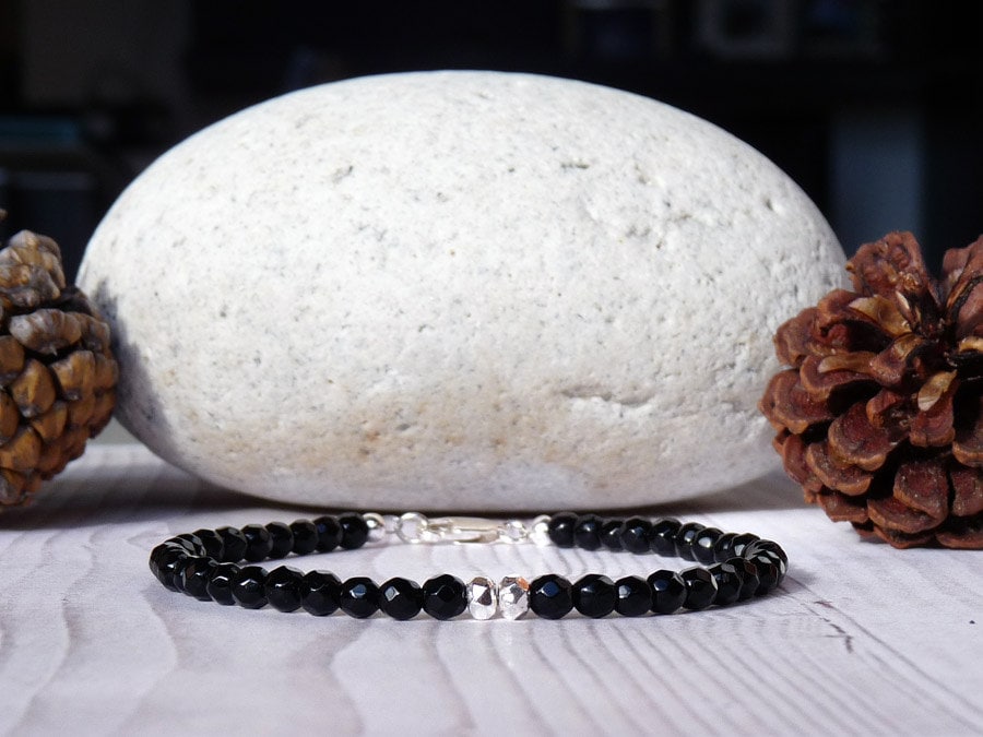 ブレスレット LESS IS MORE Oval Onyx Bracelet Oval Black Onyx Rope-Textured Frame Line Bracelet in