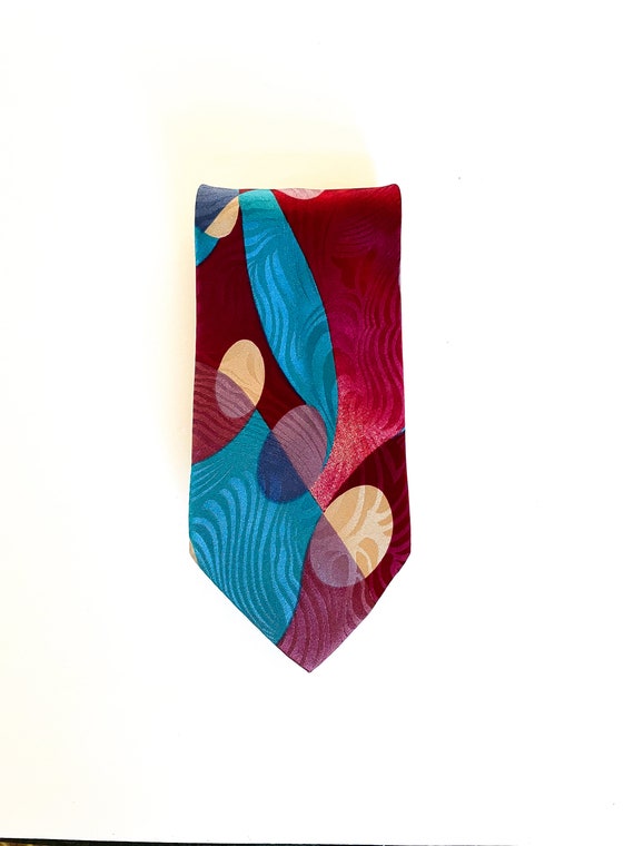 Silk tie