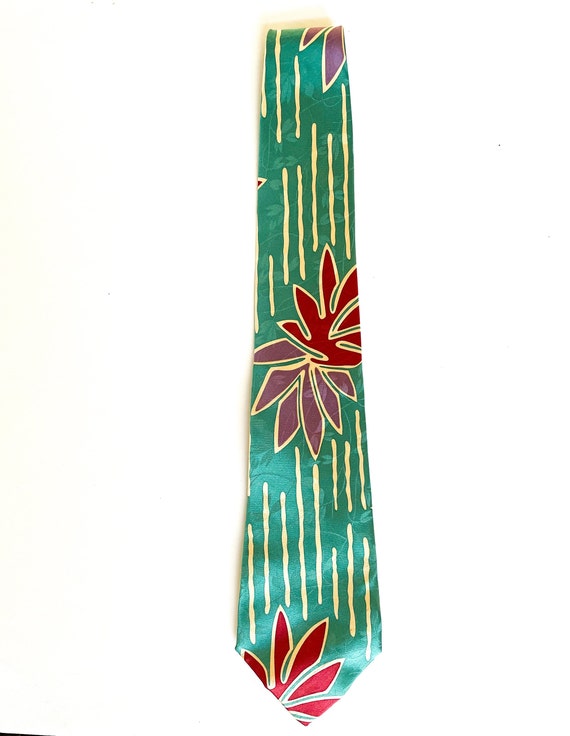 Flowered necktie - image 2