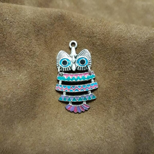 Vintage Native American Jointed Owl Pendant Jewelry Silver tone Colorful Vintage