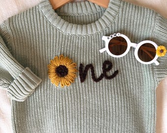 First Birthday Outfit Girl, Hand-Embroidered Sunflower Toddler Sweater, Custom 1st Birthday Girl Gift, Sage Green Knit Name Sweater, Sun One