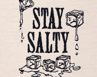 Stay Salty Melt ICE geborduurd T-shirt – Human Rights Apparel