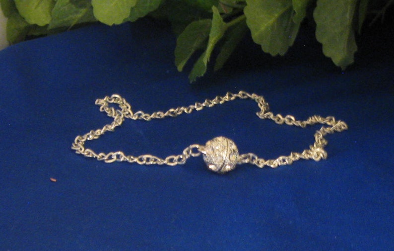 Light enough to wear while playing and pretty enough to wear when done! PN29 Pickleball Necklace