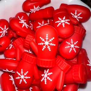 823 Mitten Silicone Bead