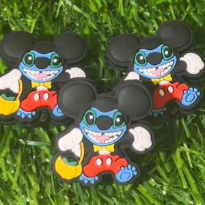 135 Alien Dressed as Mouse Silicone Focal Bead
